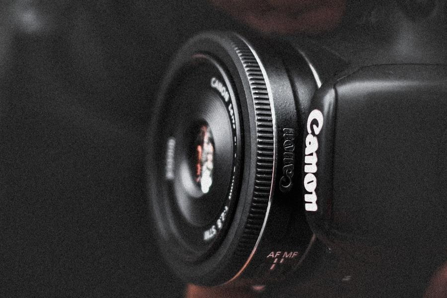 An image of Canon lens