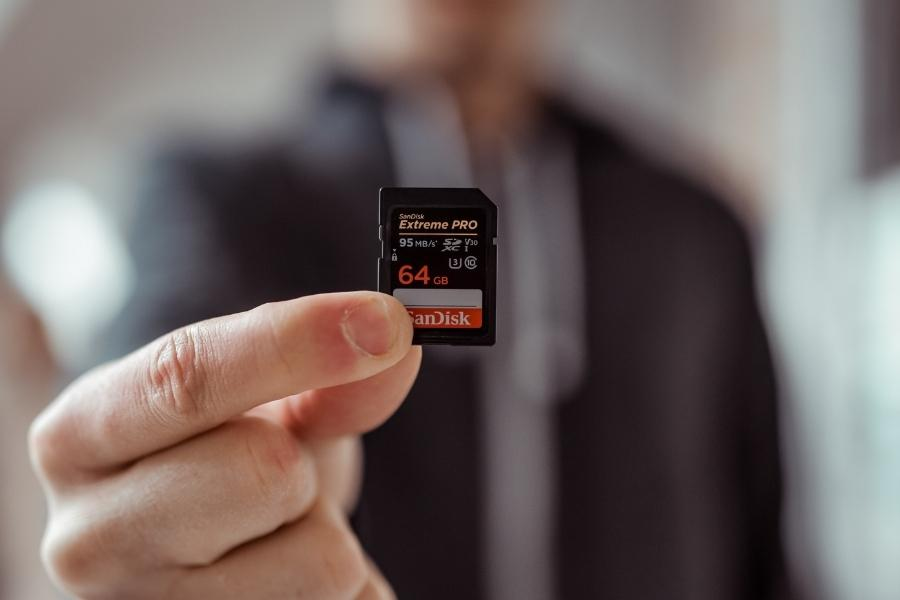 An image of Sandisk memory card