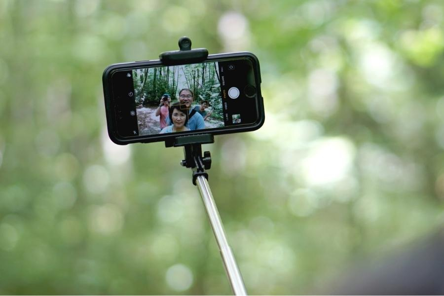 Capturing a photo using selfie stick